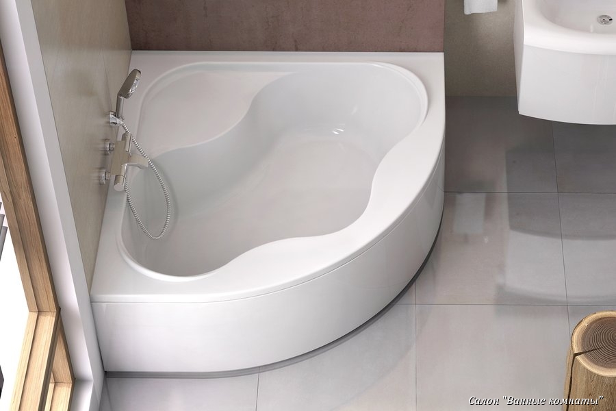 Акриловая ванна Gentiana Размер 150х150 Цена от 40530р.